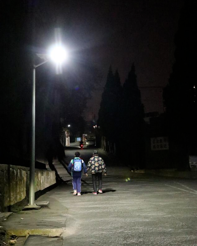 广元这条路，路灯又亮起来了！-专注于利州本地信息和服务为一体的网站利州江畔