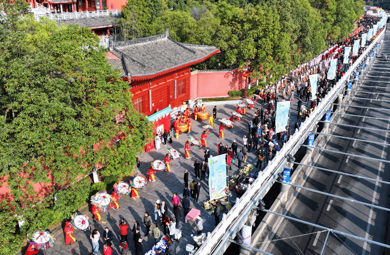 12位花神开道 广元“女儿游河湾”今日惊艳亮相-专注于利州本地信息和服务为一体的网站利州江畔